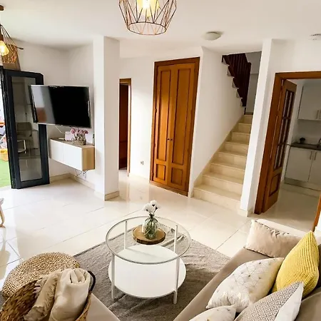 Villa Magma *